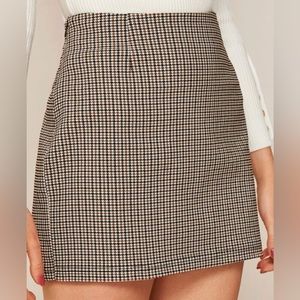 Kids Beige-Brown Patterned Checkered Skirt with Zipper and Two Pockets Worn Once